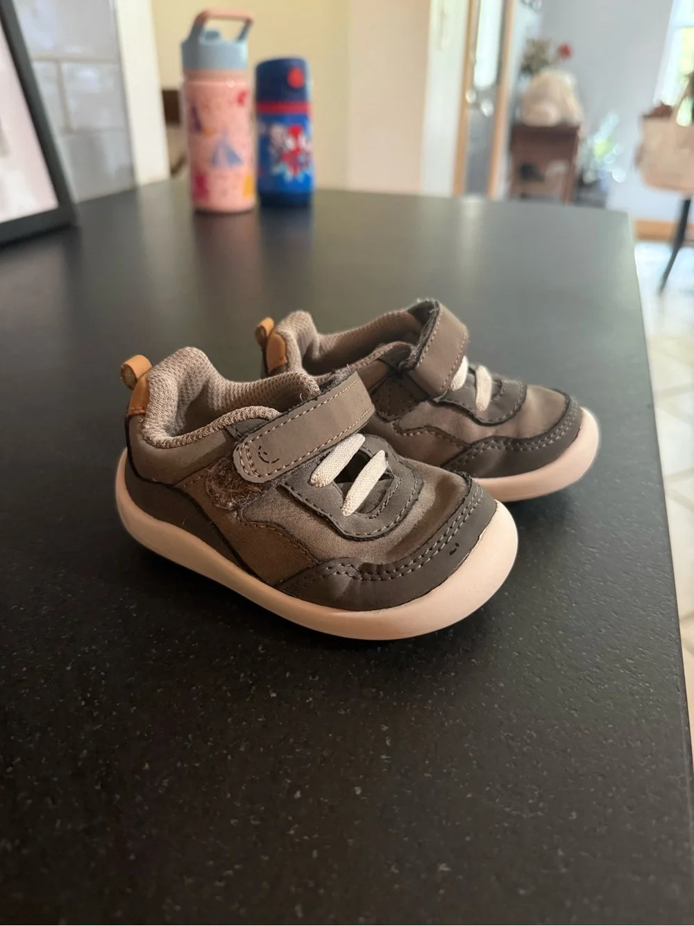 Toddler Boys Stride Rite Shoes size 5